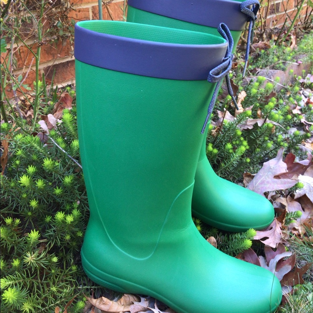 Crocs Size 7 Kelly Green Rain Boots